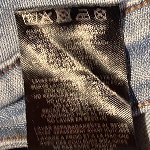 EUC SKINNY unfinished hem. Button fly. Dia box jeans - Picture 4 of 6